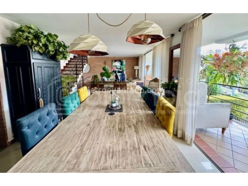 Casa – Envigado, Urbanización Barichara, Valle de Aburrá - Más