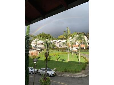 Casa de 4 alcobas en venta en Loma Del Chocho, Envigado, 258 m² · foto 11 de 20