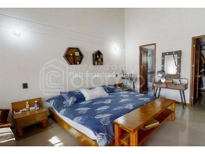 Casa de 4 alcobas en venta en Loma Del Chocho, Envigado, 258 m² · foto 13 de 20