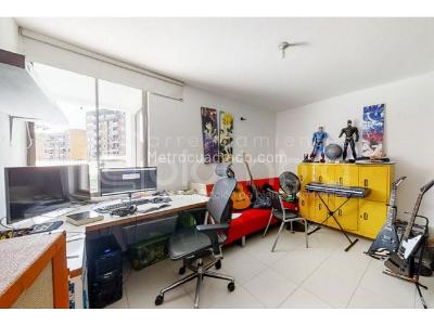 Casa de 4 alcobas en venta en Loma Del Chocho, Envigado, 258 m² · foto 16 de 20