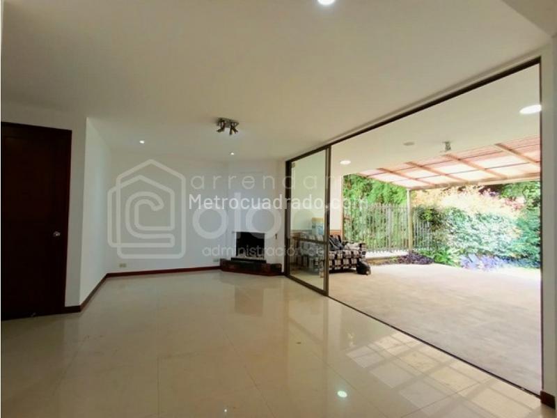 Casa – Envigado, Urbanización Barichara, Valle de Aburrá - Más