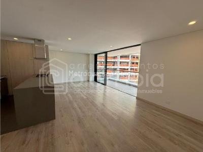 Apartamento en venta en Altos Del Poblado, Medellín · foto 2 de 17