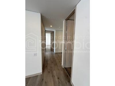 Apartamento en venta en Altos Del Poblado, Medellín · foto 8 de 17