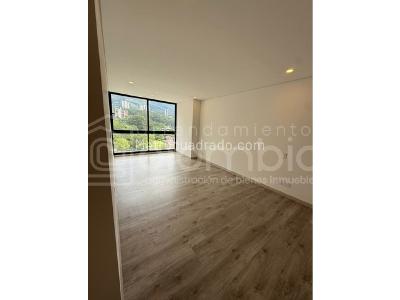 Apartamento en venta en Altos Del Poblado, Medellín · foto 10 de 17