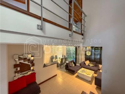 Casa de 3 alcobas en venta en Intermedia, Envigado, 198 m² · foto 5 de 15