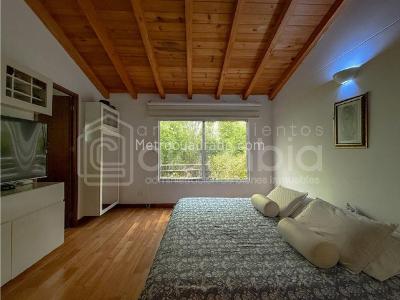 Casa de 3 alcobas en venta en Intermedia, Envigado, 198 m² · foto 9 de 15