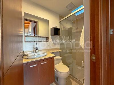 Casa de 3 alcobas en venta en Intermedia, Envigado, 198 m² · foto 11 de 15