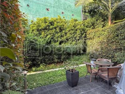 Casa de 3 alcobas en venta en Intermedia, Envigado, 198 m² · foto 14 de 15