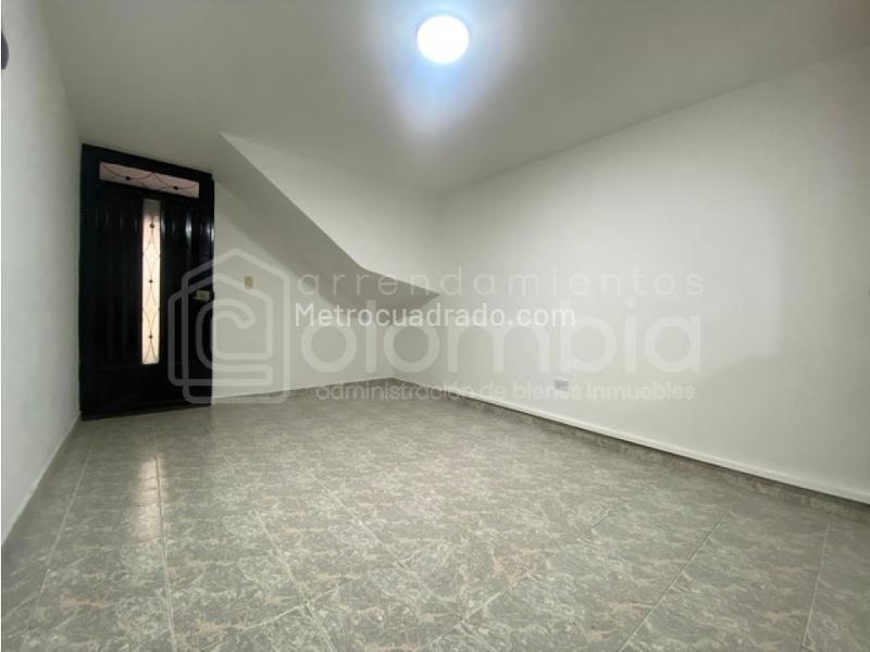 2BR Apartment in El Trianon (60 m²) - 2