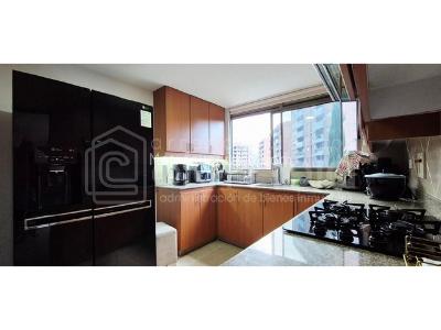 Casa de 3 alcobas en venta en Loma El Atravesado, Envigado, 164 m² · foto 2 de 12