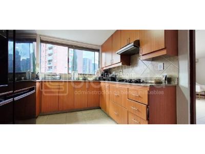 Casa de 3 alcobas en venta en Loma El Atravesado, Envigado, 164 m² · foto 3 de 12