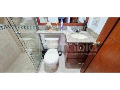 Casa de 3 alcobas en venta en Loma El Atravesado, Envigado, 164 m² · foto 10 de 12