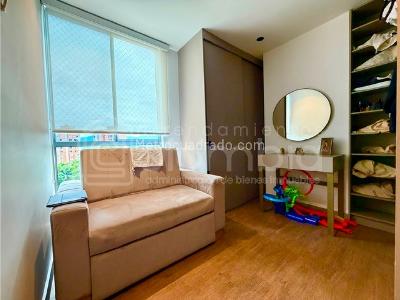Apartamento de 3 alcobas en venta en Loma Del Chocho, Envigado, 107 m² · foto 10 de 20