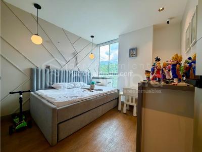 Apartamento de 3 alcobas en venta en Loma Del Chocho, Envigado, 107 m² · foto 13 de 20