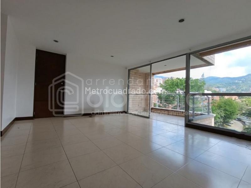 3BR Apartment in Loma Del Escobero (110 m²)