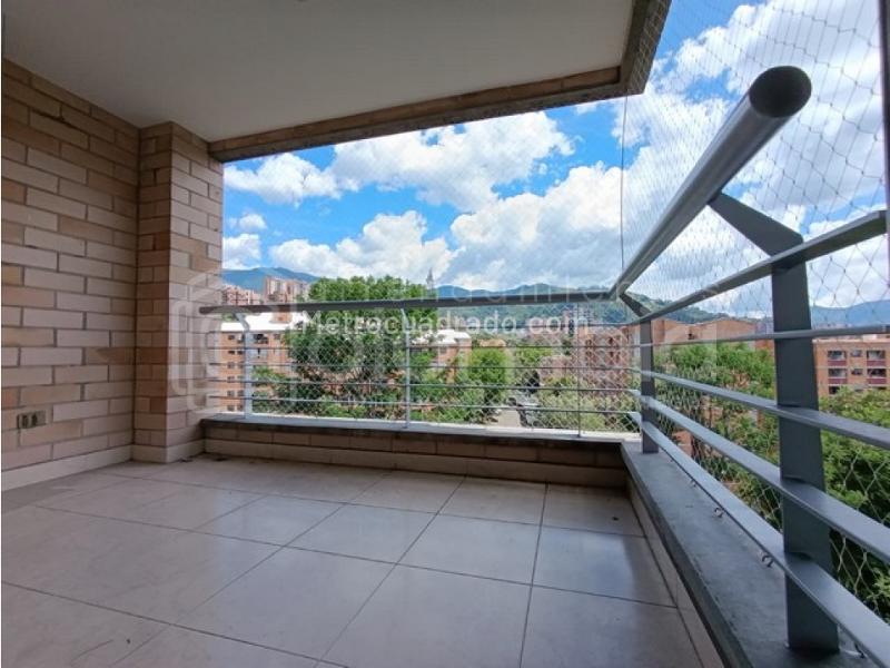 3BR Apartment in Loma Del Escobero (110 m²) - 3