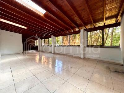 Apartamento de 3 alcobas en venta en Bosques De Zuñiga, Envigado, 140 m² · foto 2 de 16