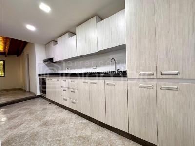 Apartamento de 3 alcobas en venta en Bosques De Zuñiga, Envigado, 140 m² · foto 4 de 16