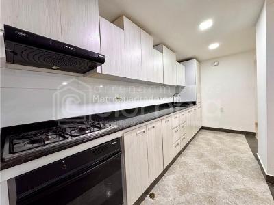 Apartamento de 3 alcobas en venta en Bosques De Zuñiga, Envigado, 140 m² · foto 5 de 16