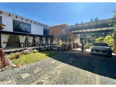 Casa de 3 alcobas en venta en Alto De Las Palmas, Envigado, 300 m² · foto 6 de 20