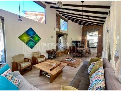 Casa de 3 alcobas en venta en Alto De Las Palmas, Envigado, 300 m² · foto 7 de 20