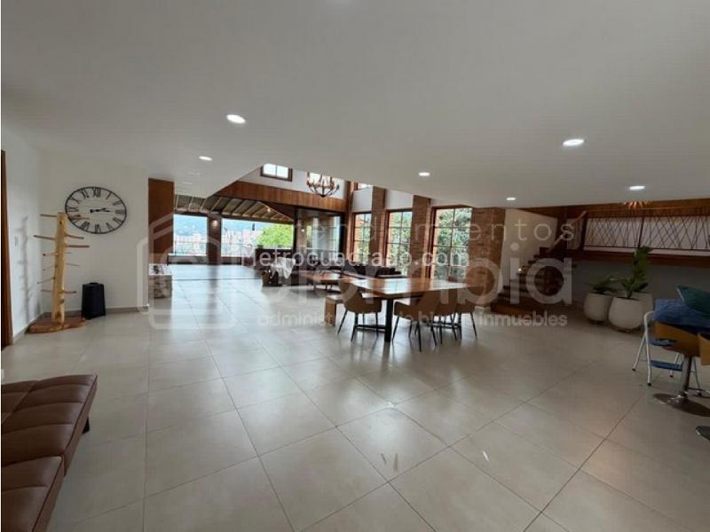 Casa – Envigado, Valle de Aburrá - Más