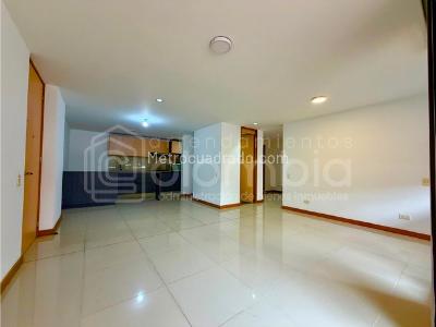 Apartamento en venta en Loma Del Escobero, Envigado · foto 4 de 20