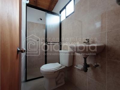 Casa de 4 alcobas en venta en Las Flores, Envigado, 112 m² · foto 11 de 13