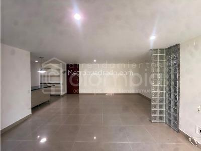 Apartamento de 3 alcobas en arriendo en Loma De Las Brujas, Envigado, 116 m² · foto 2 de 18