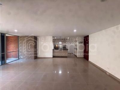 Apartamento de 3 alcobas en arriendo en Loma De Las Brujas, Envigado, 116 m² · foto 3 de 18