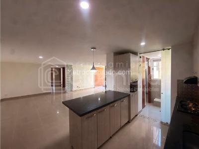 Apartamento de 3 alcobas en arriendo en Loma De Las Brujas, Envigado, 116 m² · foto 4 de 18