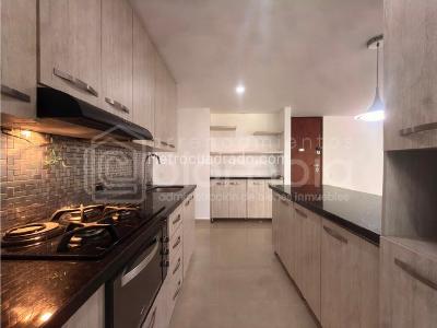 Apartamento de 3 alcobas en arriendo en Loma De Las Brujas, Envigado, 116 m² · foto 5 de 18