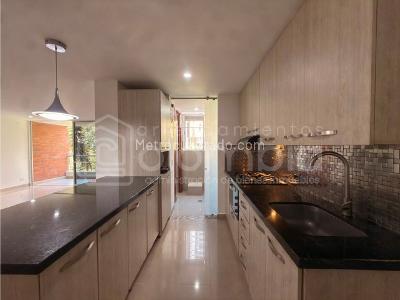 Apartamento de 3 alcobas en arriendo en Loma De Las Brujas, Envigado, 116 m² · foto 7 de 18