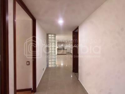 Apartamento de 3 alcobas en arriendo en Loma De Las Brujas, Envigado, 116 m² · foto 10 de 18