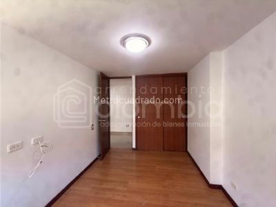 Apartamento de 3 alcobas en arriendo en Loma De Las Brujas, Envigado, 116 m² · foto 12 de 18