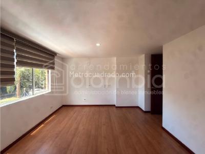 Apartamento de 3 alcobas en arriendo en Loma De Las Brujas, Envigado, 116 m² · foto 15 de 18