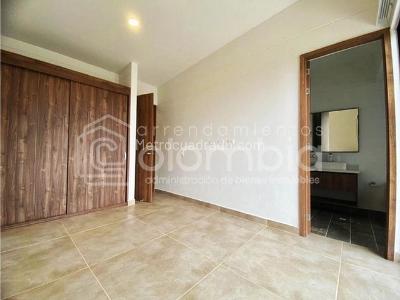 Casa de 3 alcobas en venta en La Catedral, Envigado, 220 m² · foto 18 de 20