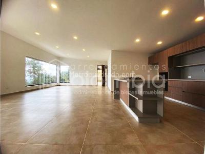 Casa de 3 alcobas en venta en La Catedral, Envigado, 220 m² · foto 5 de 20
