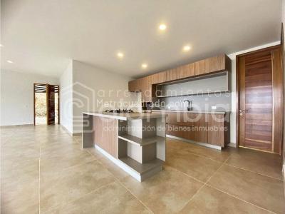 Casa de 3 alcobas en venta en La Catedral, Envigado, 220 m² · foto 6 de 20