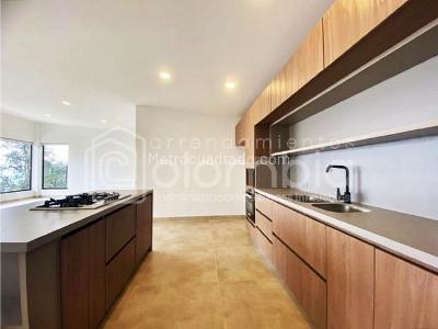 Casa de 3 alcobas en venta en La Catedral, Envigado, 220 m² · foto 8 de 20