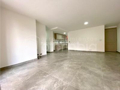 Apartamento en arriendo en Loma Del Escobero, Envigado · foto 2 de 20