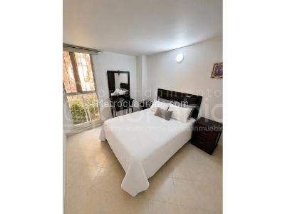 Apartamento de 3 alcobas en venta en Laureles, Medellín, 74 m² · foto 10 de 15