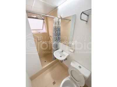 Apartamento de 3 alcobas en venta en Laureles, Medellín, 74 m² · foto 12 de 15