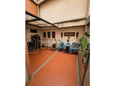 Apartamento de 3 alcobas en venta en Laureles, Medellín, 74 m² · foto 14 de 15