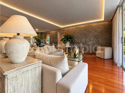 Apartamento de 3 alcobas en arriendo en El Poblado, Medellín, 283 m² · foto 4 de 20