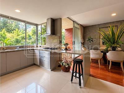 Apartamento de 3 alcobas en arriendo en El Poblado, Medellín, 283 m² · foto 10 de 20