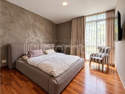 Apartamento de 3 alcobas en arriendo en El Poblado, Medellín, 283 m² · foto 13 de 20