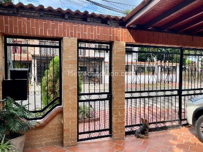 Casa de 4 alcobas en venta en Urbanizacion La Merced, Cali, 250 m² · foto 3 de 20