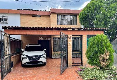Casa de 4 alcobas en venta en Urbanizacion La Merced, Cali, 250 m² · foto 2 de 20