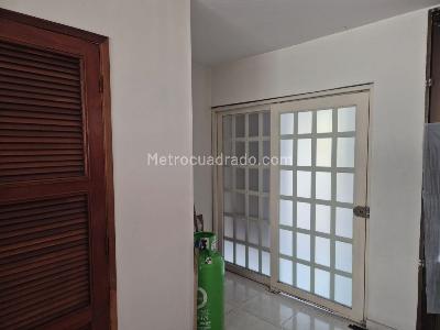 Casa de 4 alcobas en venta en Los Andes, Cali, 218 m² · foto 3 de 19